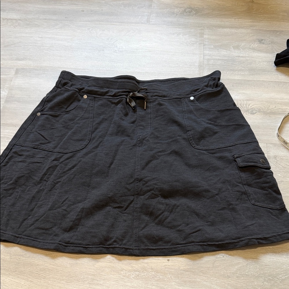 Kuhl skirt with built in shorts size large